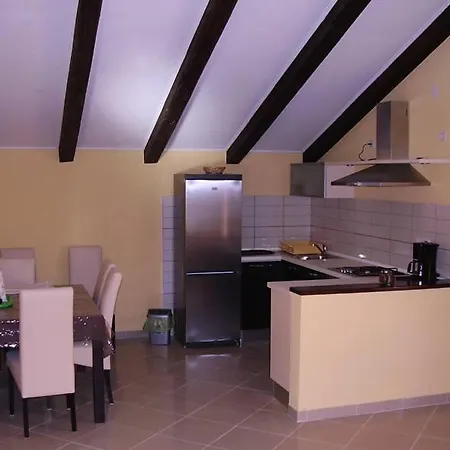 Apartment Seafront Soline