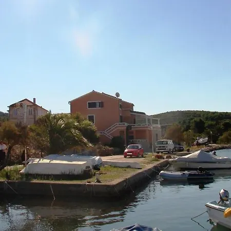 Seafront Soline Apartment Soline (Dalmatia)